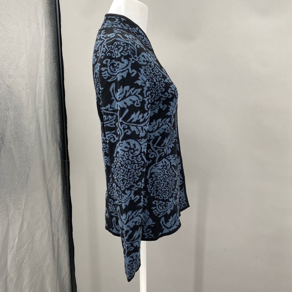 Peruvian Connection Blue Floral Jacquard Damask Cardigan XS
Mandarin Collar - Picture 7 of 11